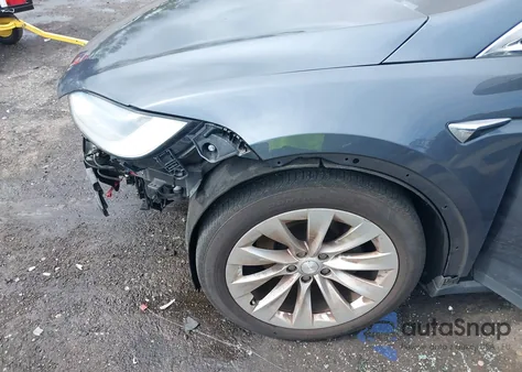 2018 Tesla Model X 100D/75D/P100D из США, поврежденный, VIN 5YJXCDE21JF088101